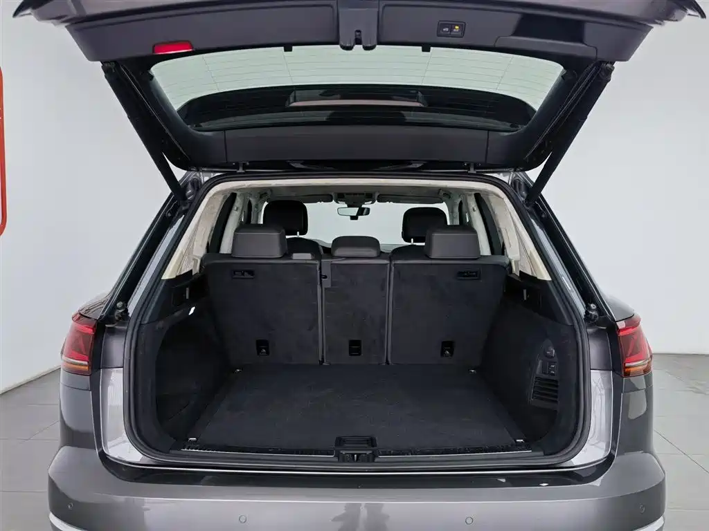 Volkswagen Touareg 2019 2.0TSI Sharp Wing Edition China VI фото 16