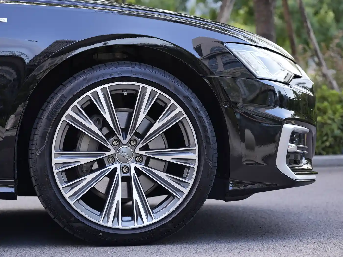 Фото 8 - Audi A6L