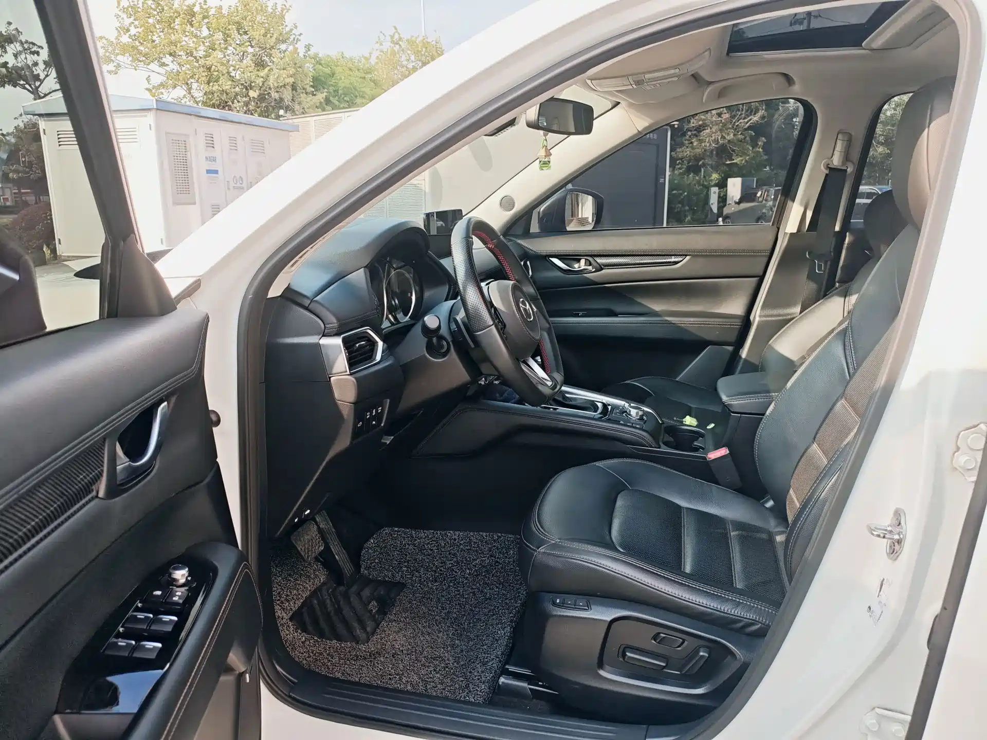 Photo 3 - Mazda CX-5
