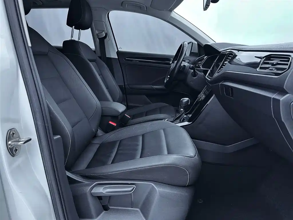 Volkswagen T-ROC 2021 280TSI DSG 2WD Comfort Smart Connect Edition фото 16