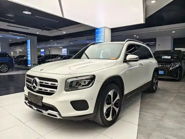 MERCEDES-BENZ GLB