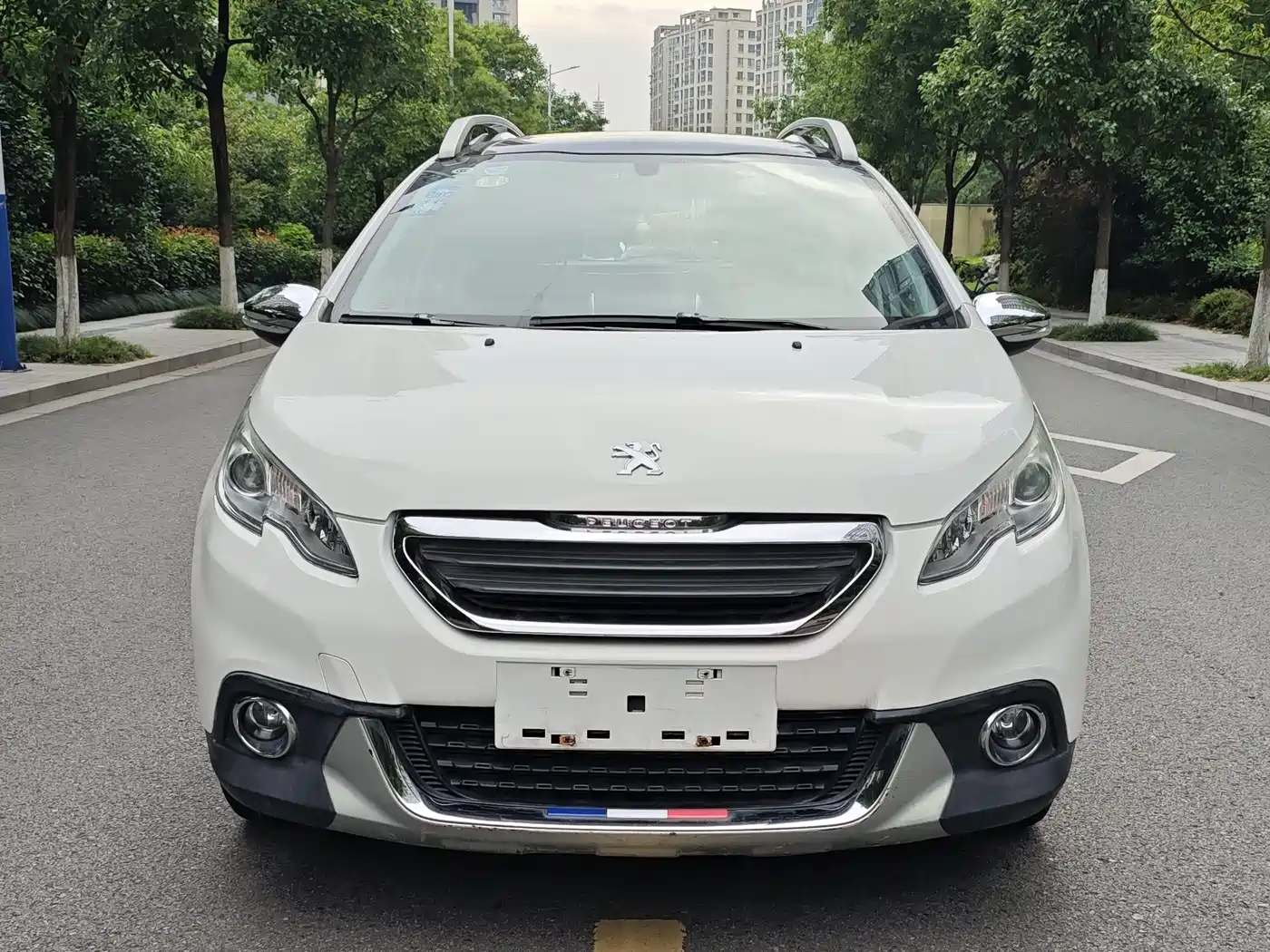 Peugeot 2008 2015 1.6L Automatic Cool Edition фото 8