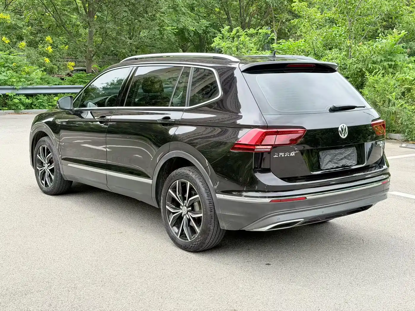 Фото 7 - Volkswagen Tiguan L