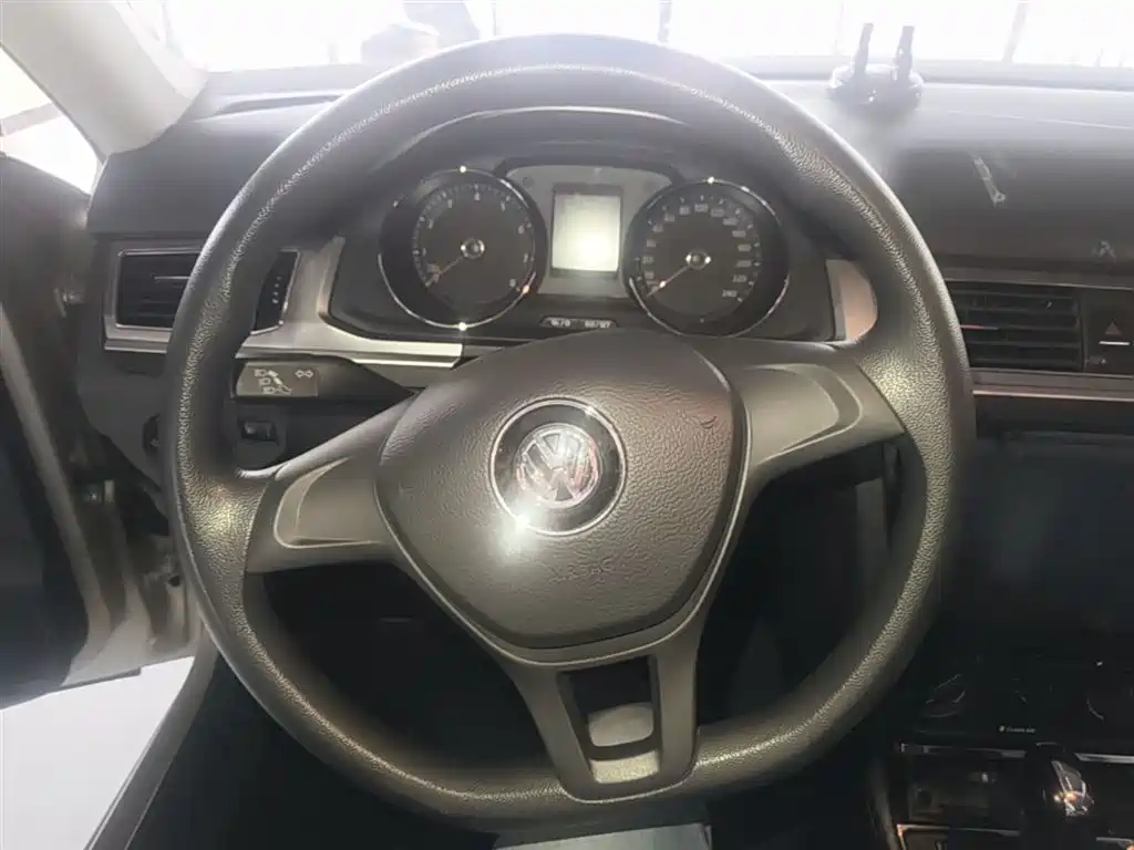 Volkswagen Bora 2018 1.5L Automatic Fashion фото 11
