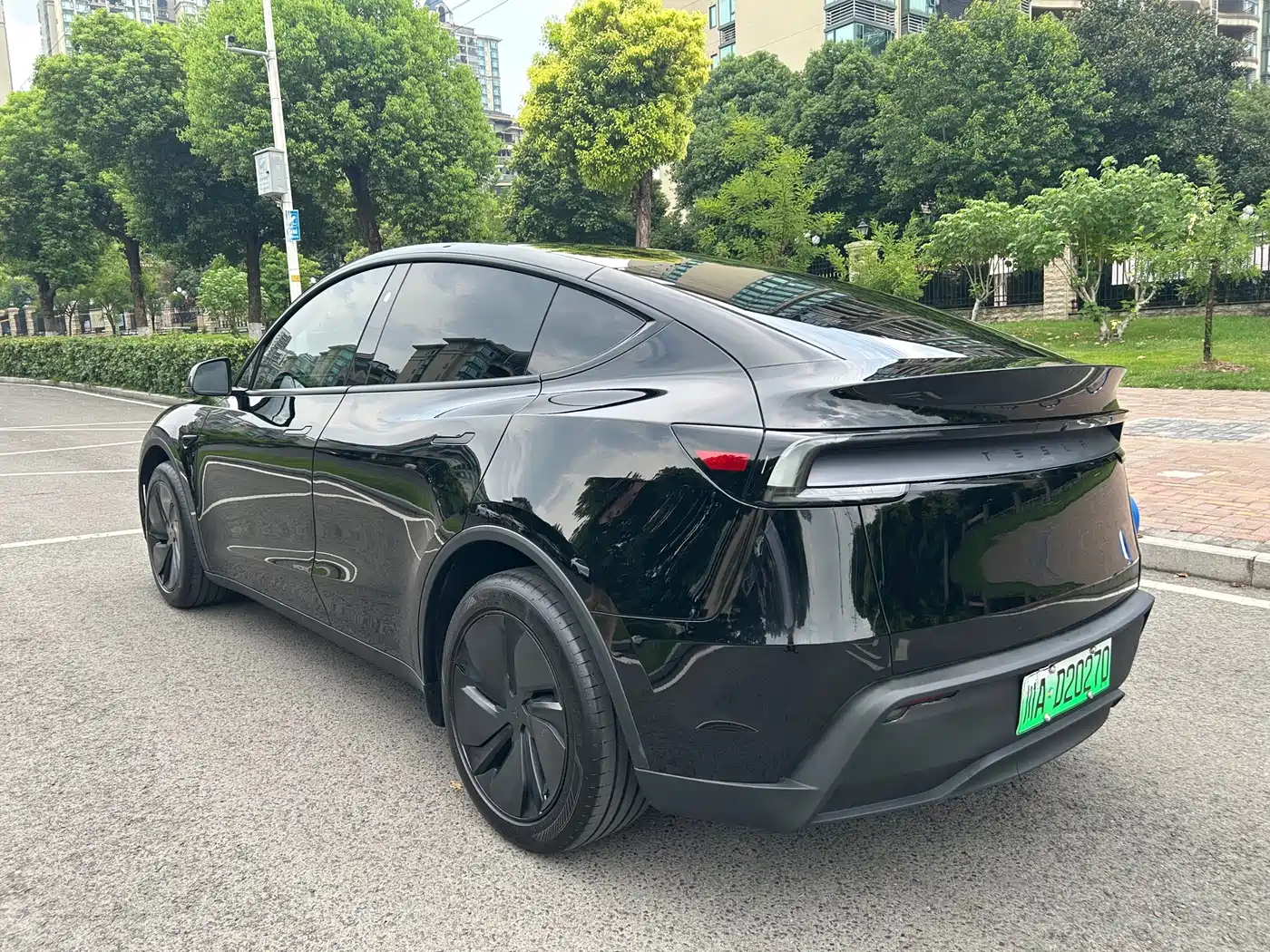 Tesla Model Y 2026 2025 Rear-Wheel Drive