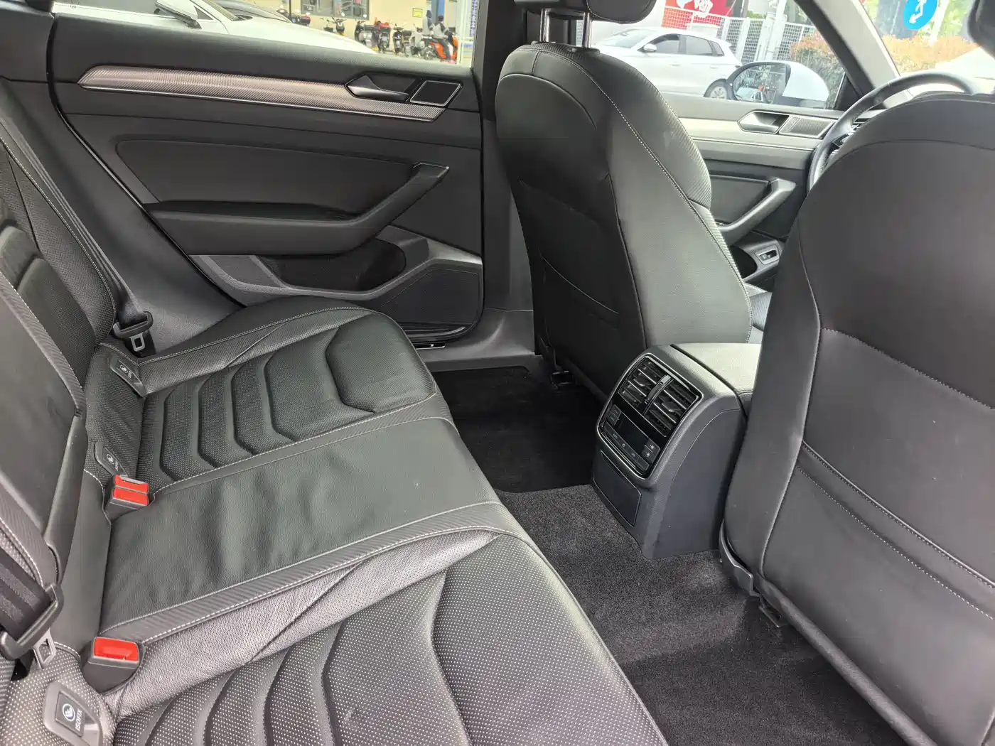 Volkswagen FAW-Volkswagen CC 2019 330TSI Charm Edition China VI фото 6