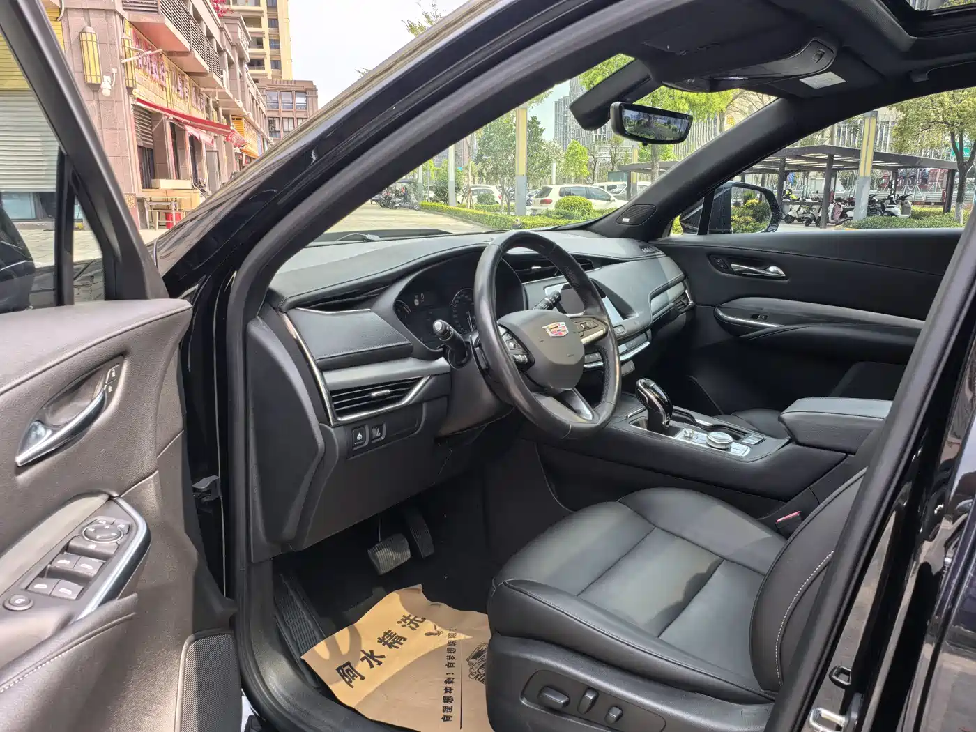 Cadillac XT4 2020 28T FWD Leading Trim фото 4