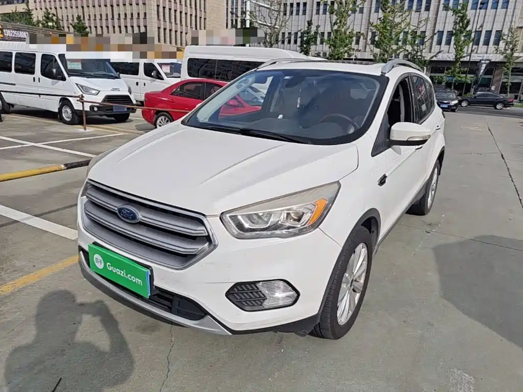 Фото 1 - Ford Kuga