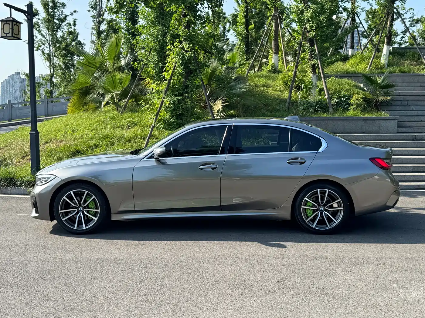 BMW 3 Series 2022 325Li M Sport Package фото 3