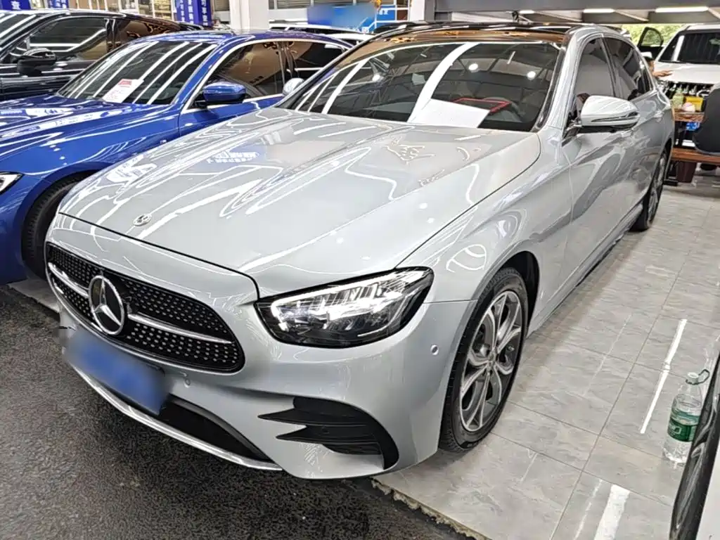 Фото 1 - Mercedes-Benz E-Class