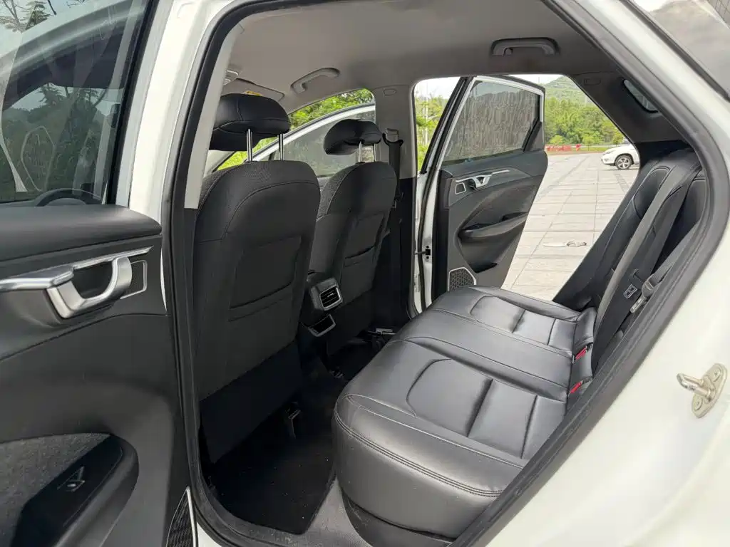 Geely Geometry C 2021 2021 C400 Cube Edition