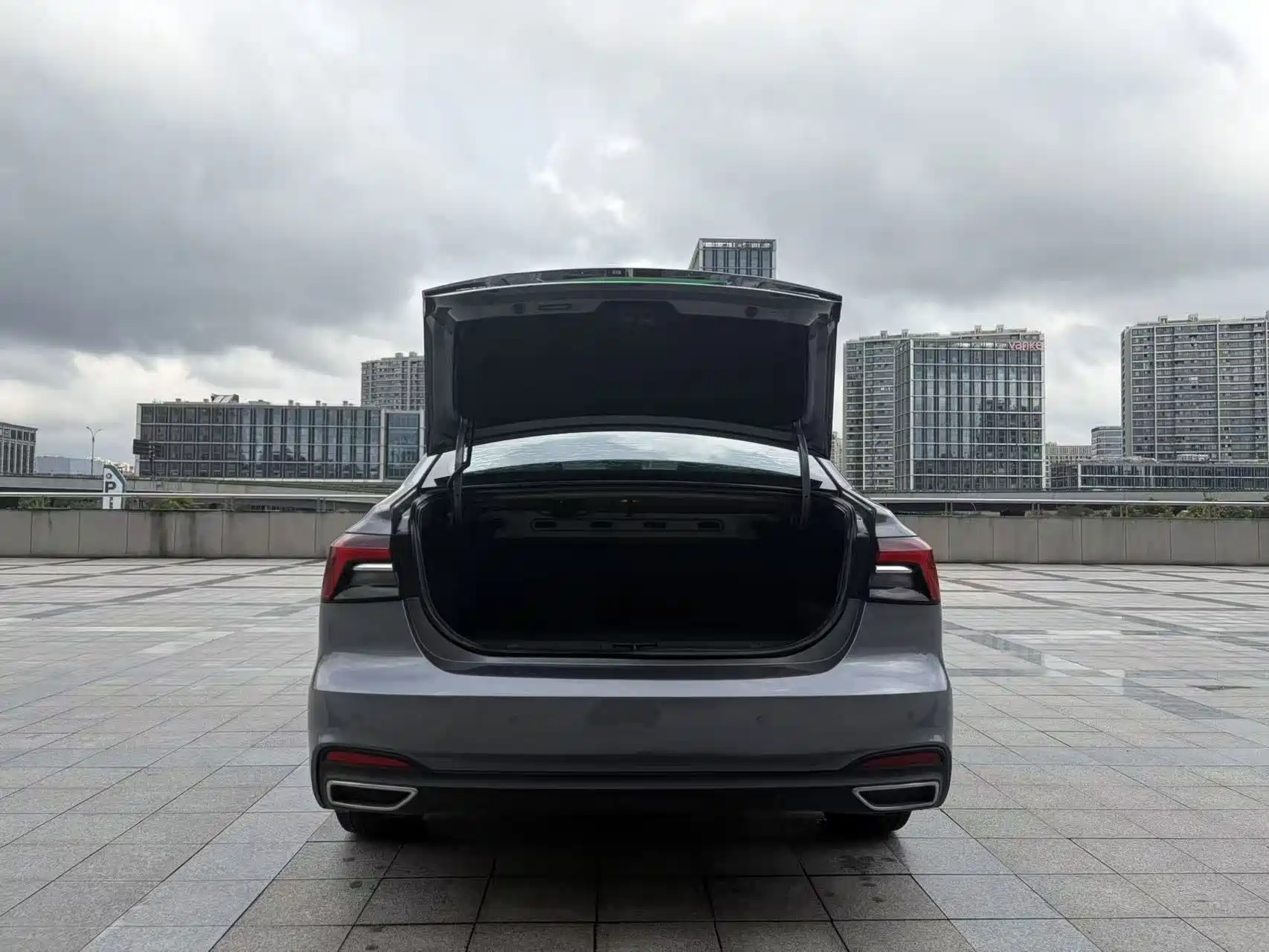Фото 9 - Roewe i6 MAX EV