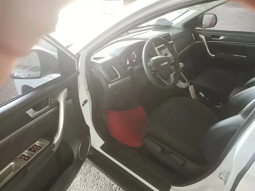 Haval M6 2019 1.5T DCT 2WD Elite Type China VI фото 16