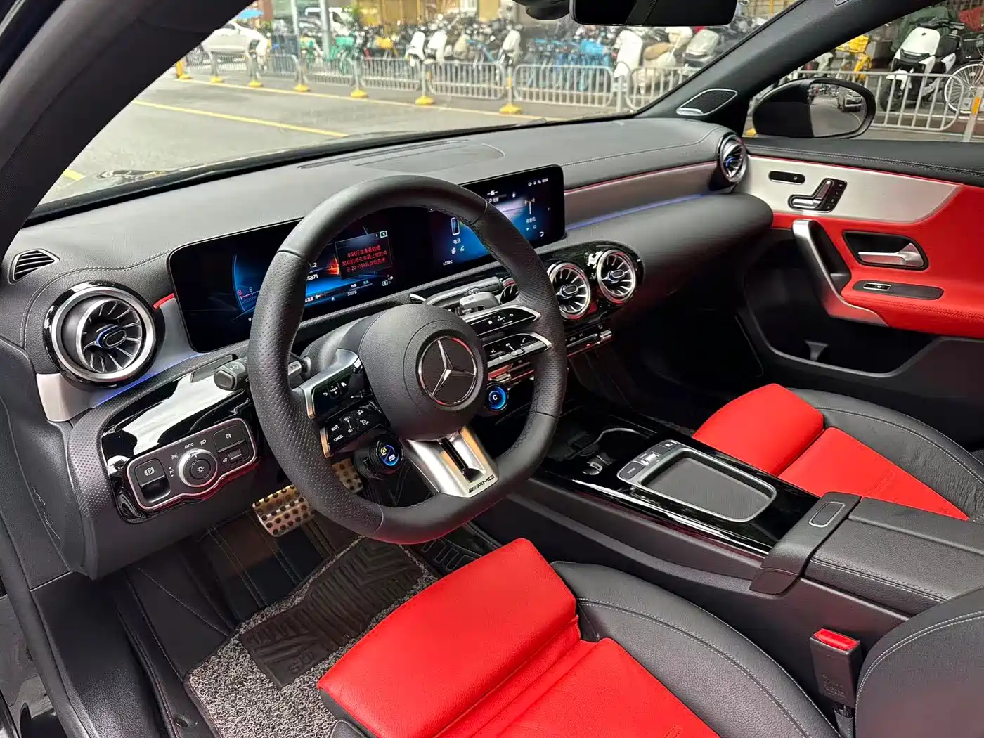 Mercedes-Benz A-Class AMG (Import) 2024 AMG A 35 4MATIC фото 5