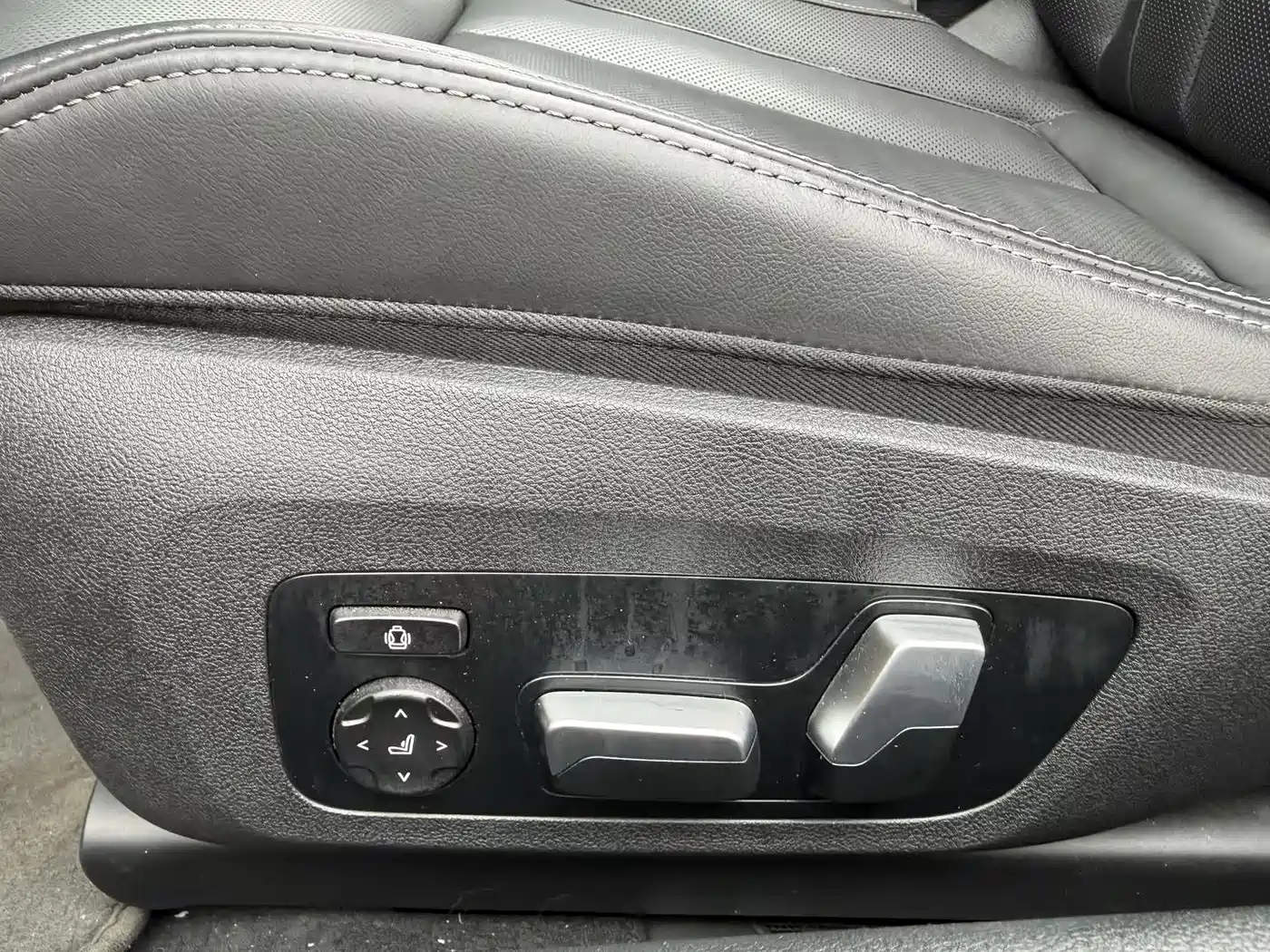 BMW 8 Series 2022 840i Convertible M Sport Package фото 10