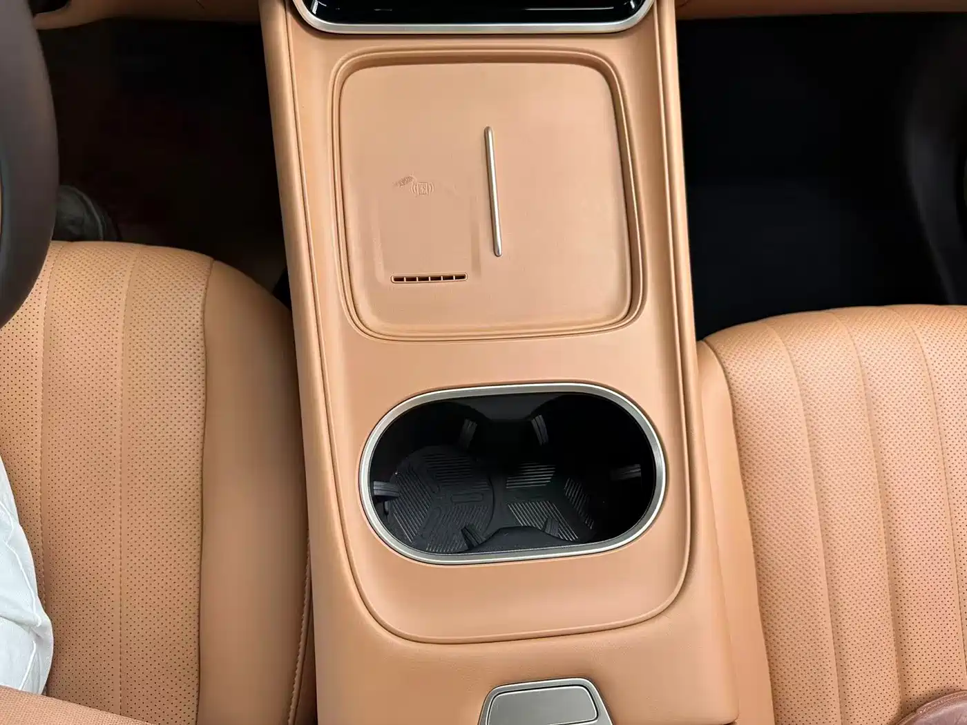 Dongfeng Aeolus L8 2025 2025 Plug-in Hybrid