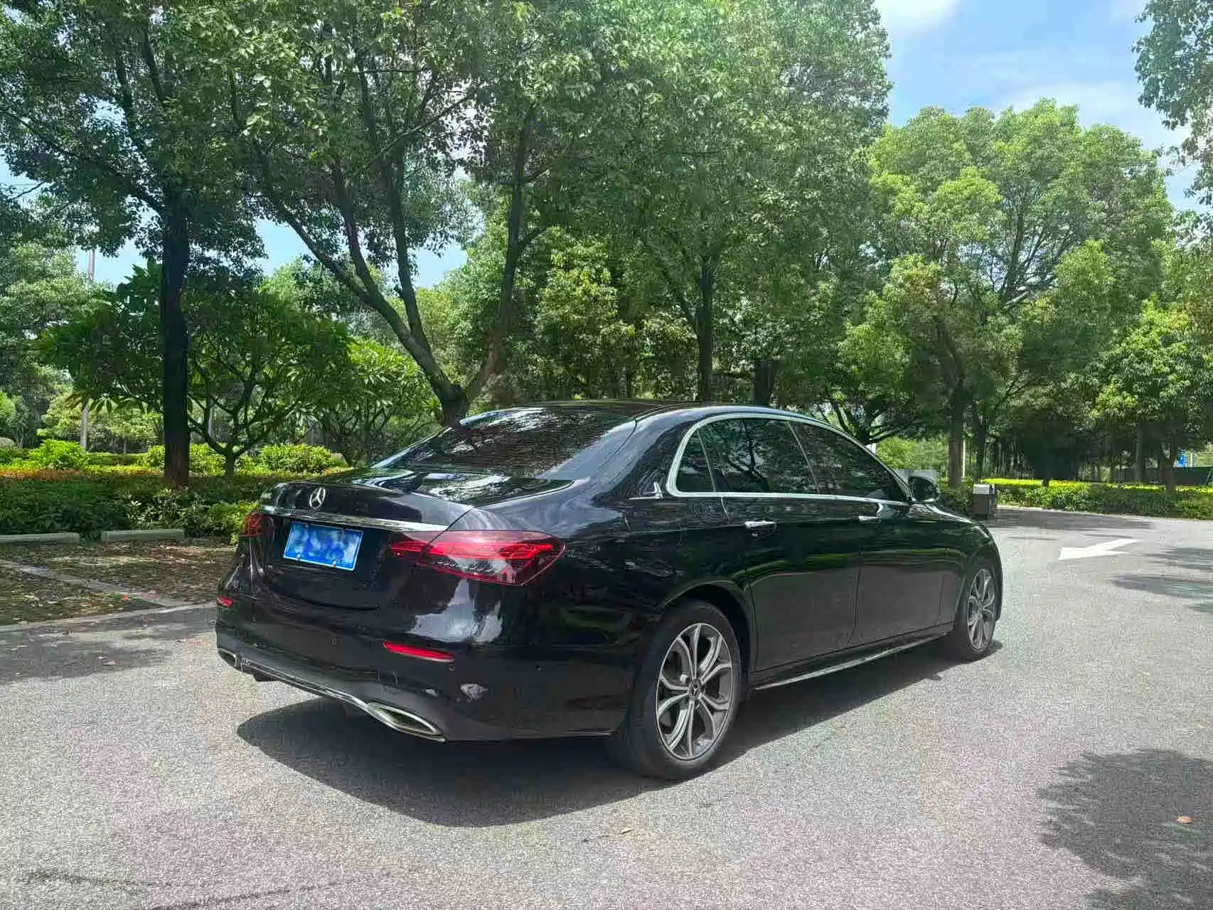 Фото 4 - Mercedes-Benz E-Class