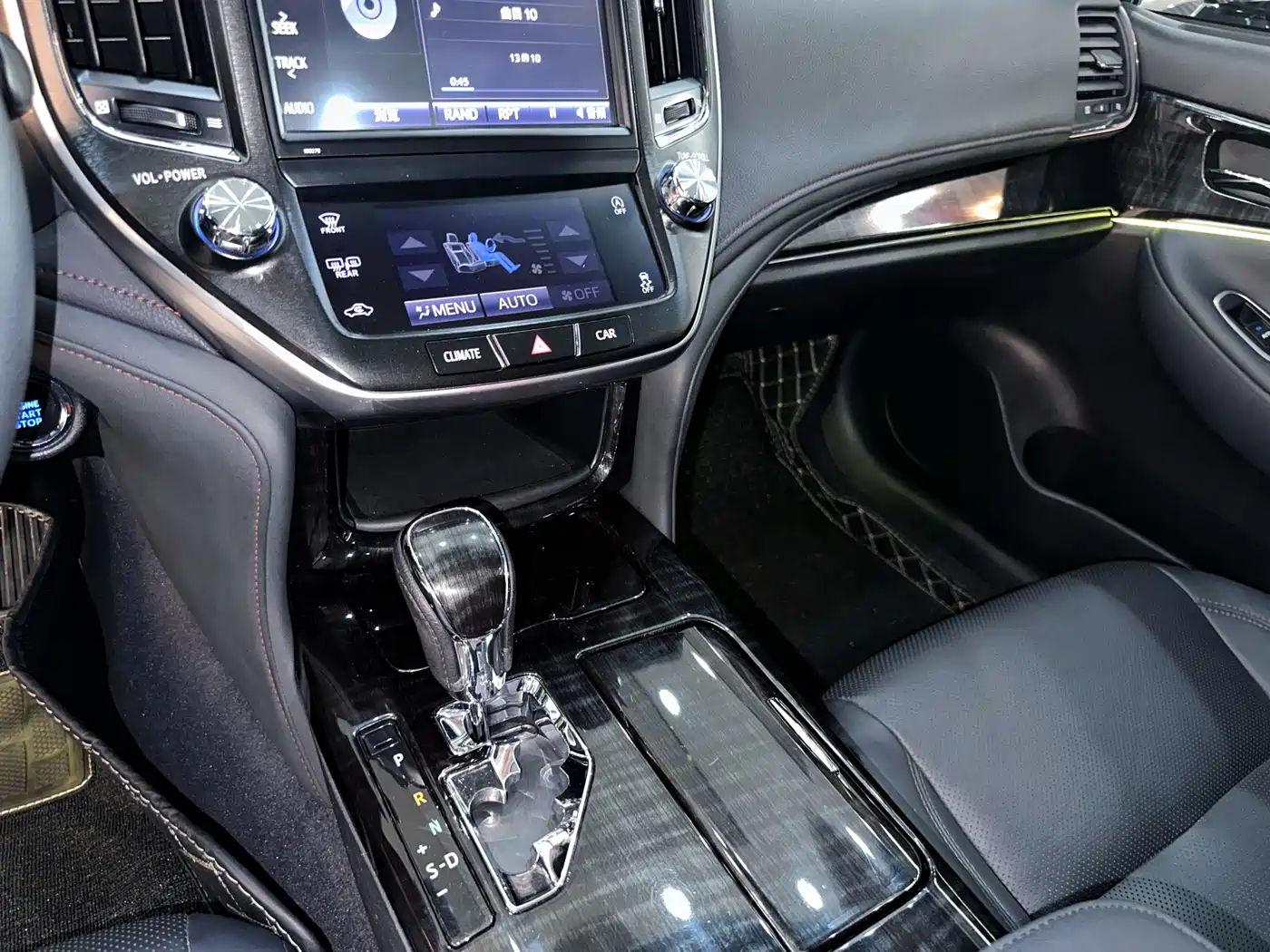 Toyota Crown 2015 2.0T Fashion фото 11