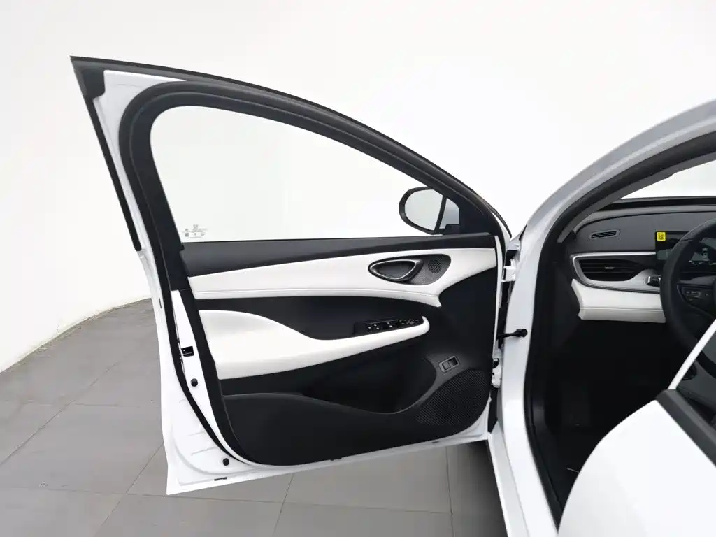 صورة 8 - BYD Seal 05
