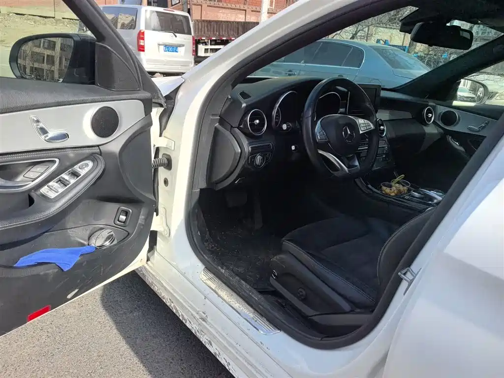 Mercedes-Benz C-Class 2017 Facelift C 200 Sport Edition фото 14