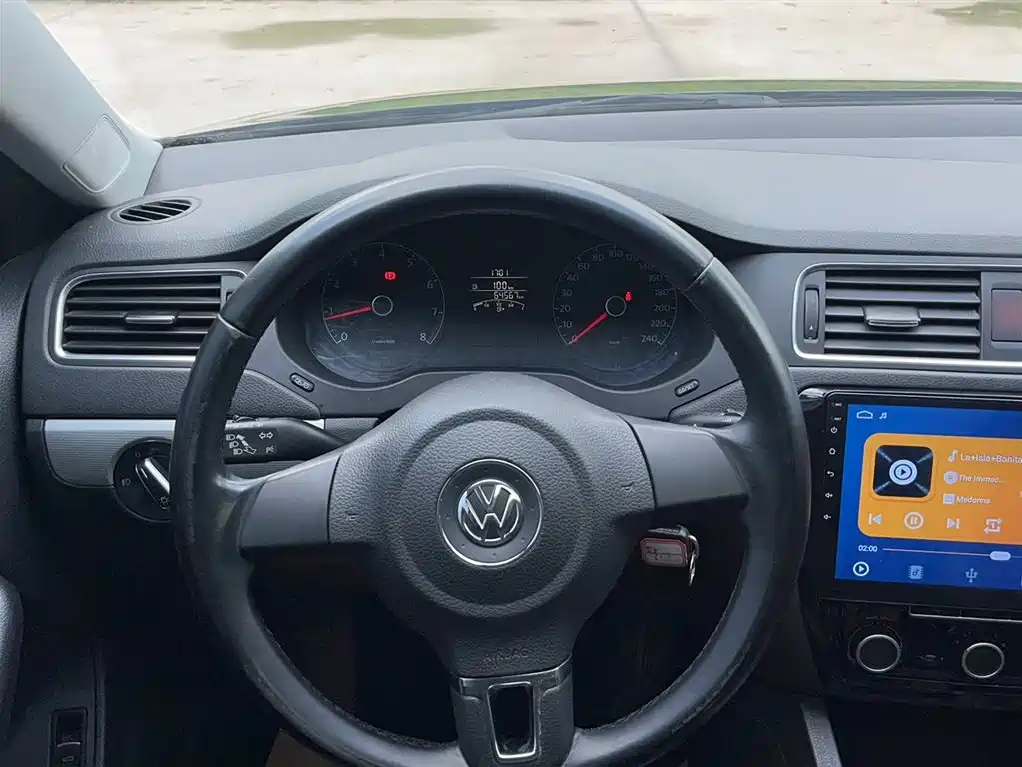Volkswagen Sagitar 2014 1.6L Manual Comfort фото 5