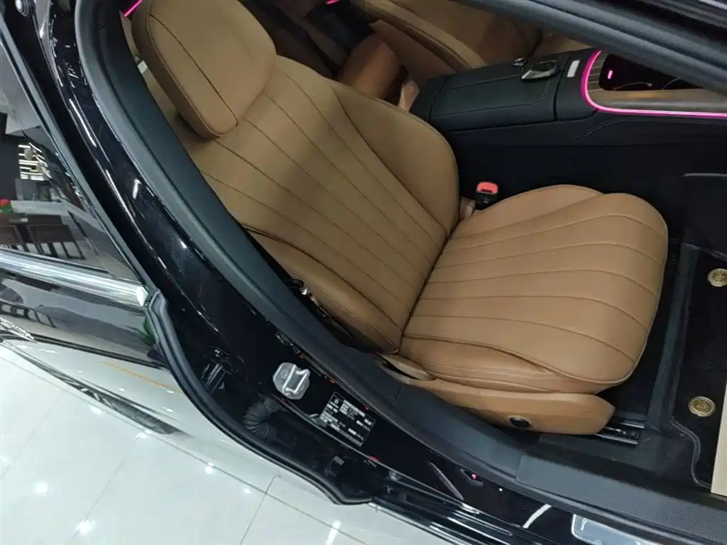 Mercedes-Benz E-Class 2024 E 300 L Fashion фото 25