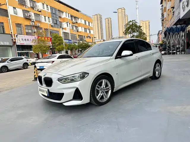 BMW 1 SERIES