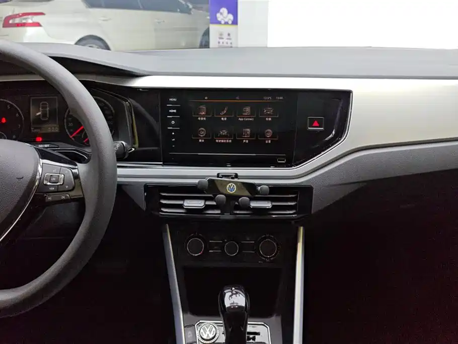 Volkswagen Polo 2021 Plus 1.5L Automatic Colorful Tech Edition фото 13