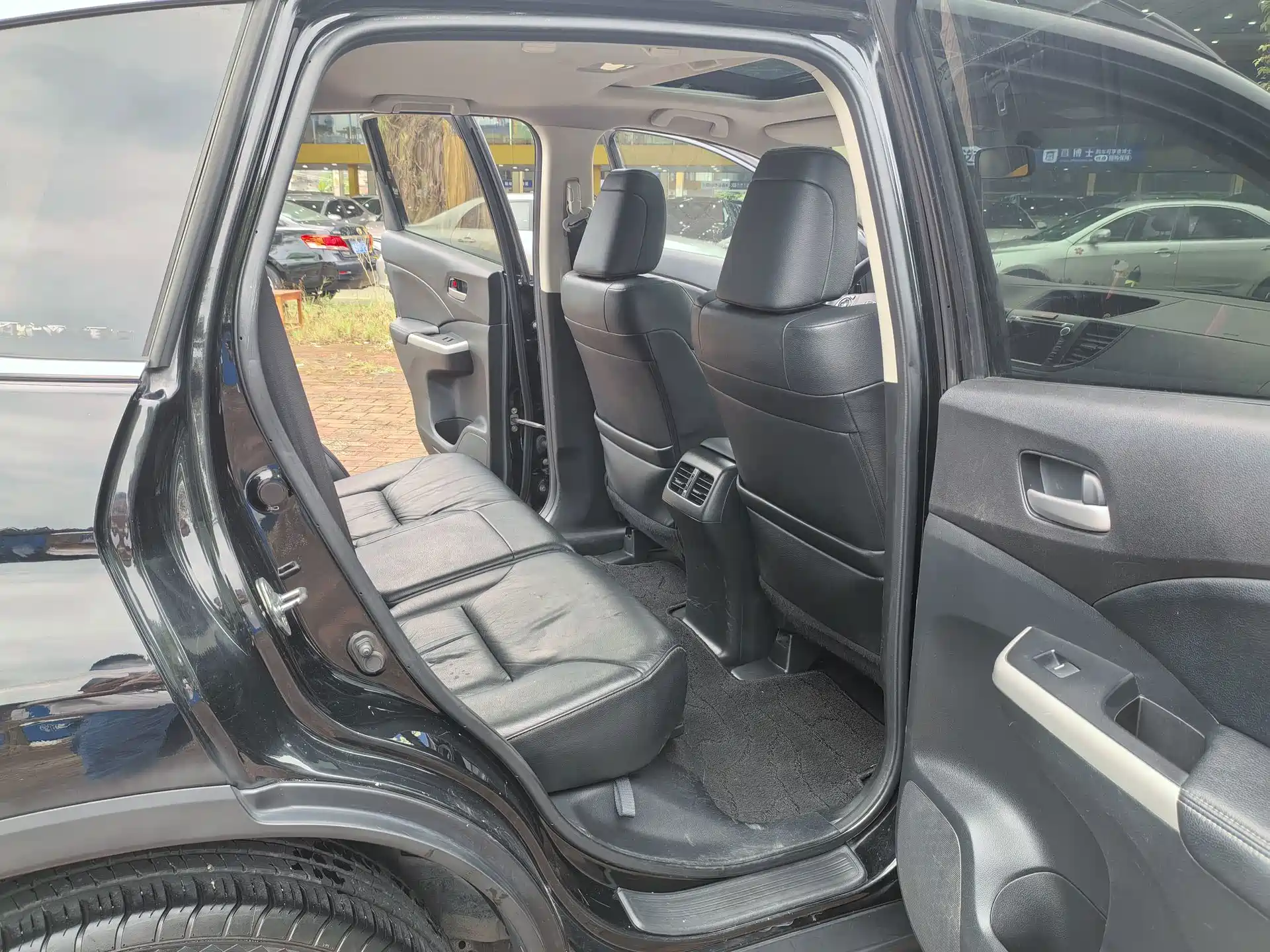 Фото 10 - Honda CR-V