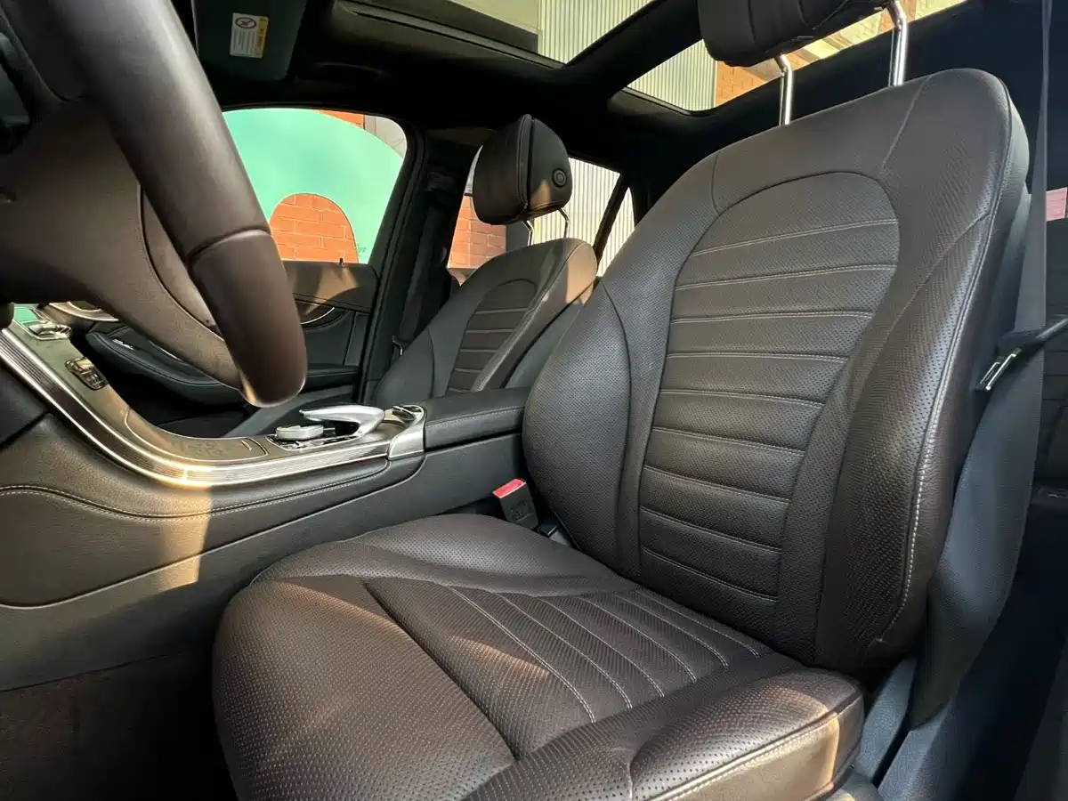 Mercedes-Benz GLC 2016 GLC 300 4MATIC Luxury фото 7