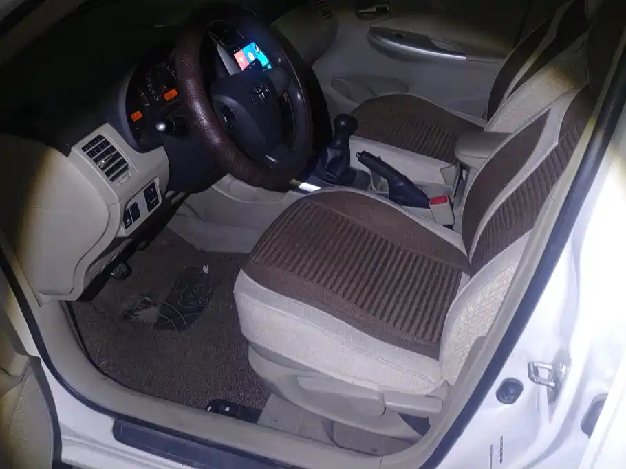 Фото 9 - Toyota Corolla