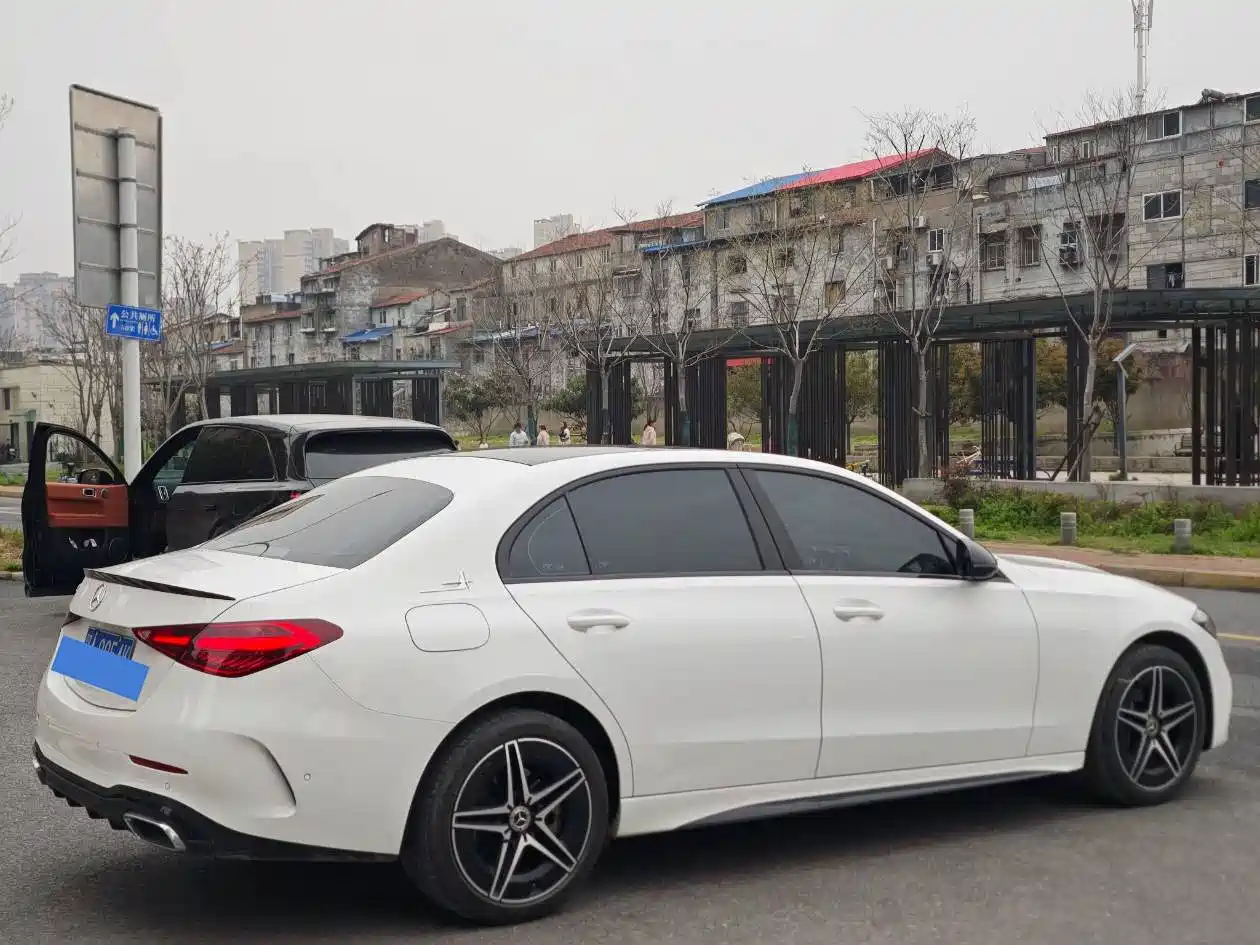 Mercedes-Benz C-Class 2024 C 260 L Night Edition Sport фото 16