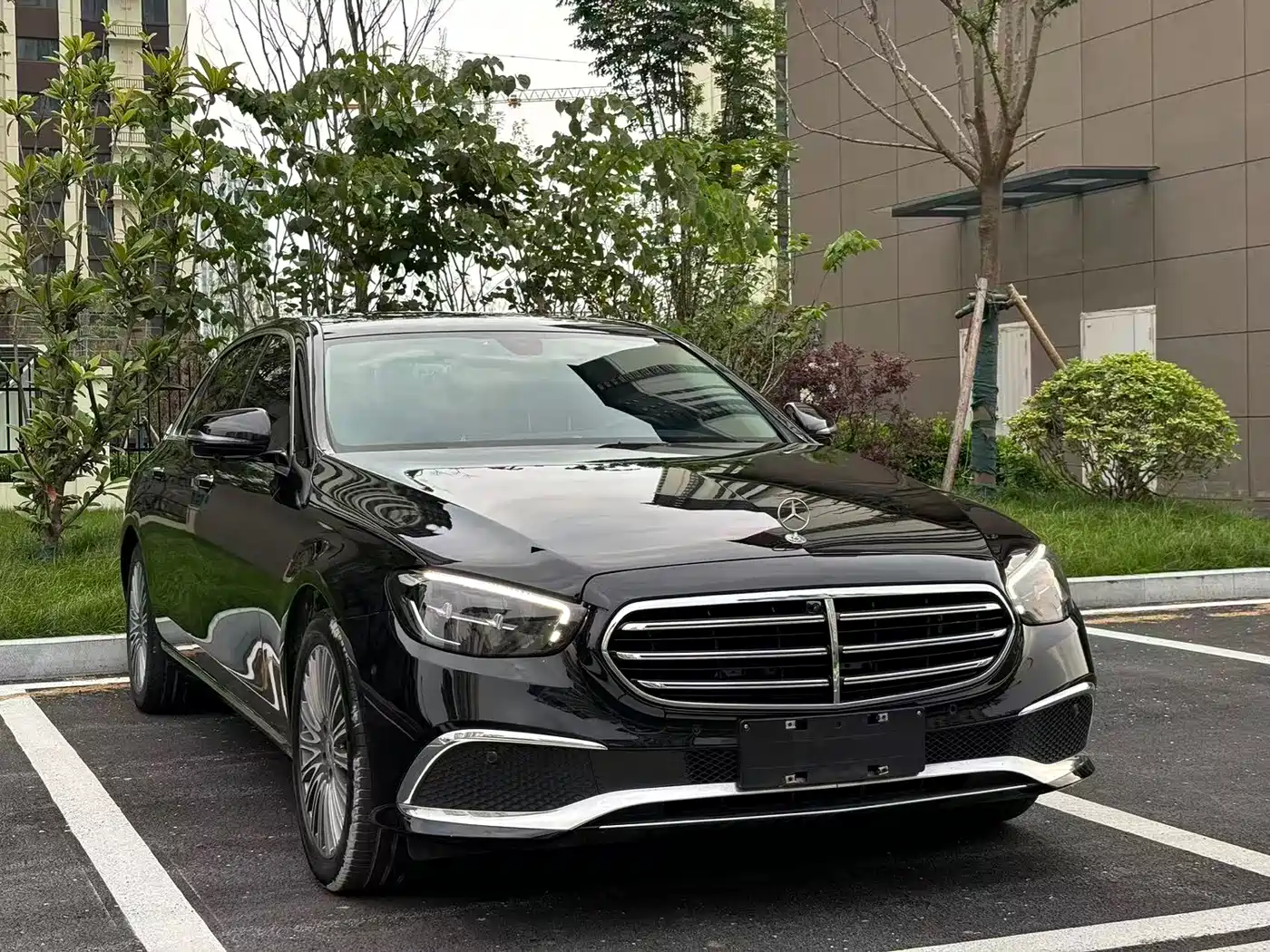 Mercedes-Benz E-Class 2023 E 300 L Luxury фото 3