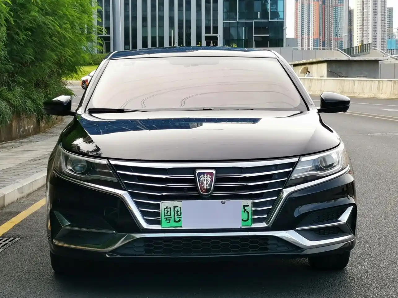 ROEWE I6 NEW ENERGY