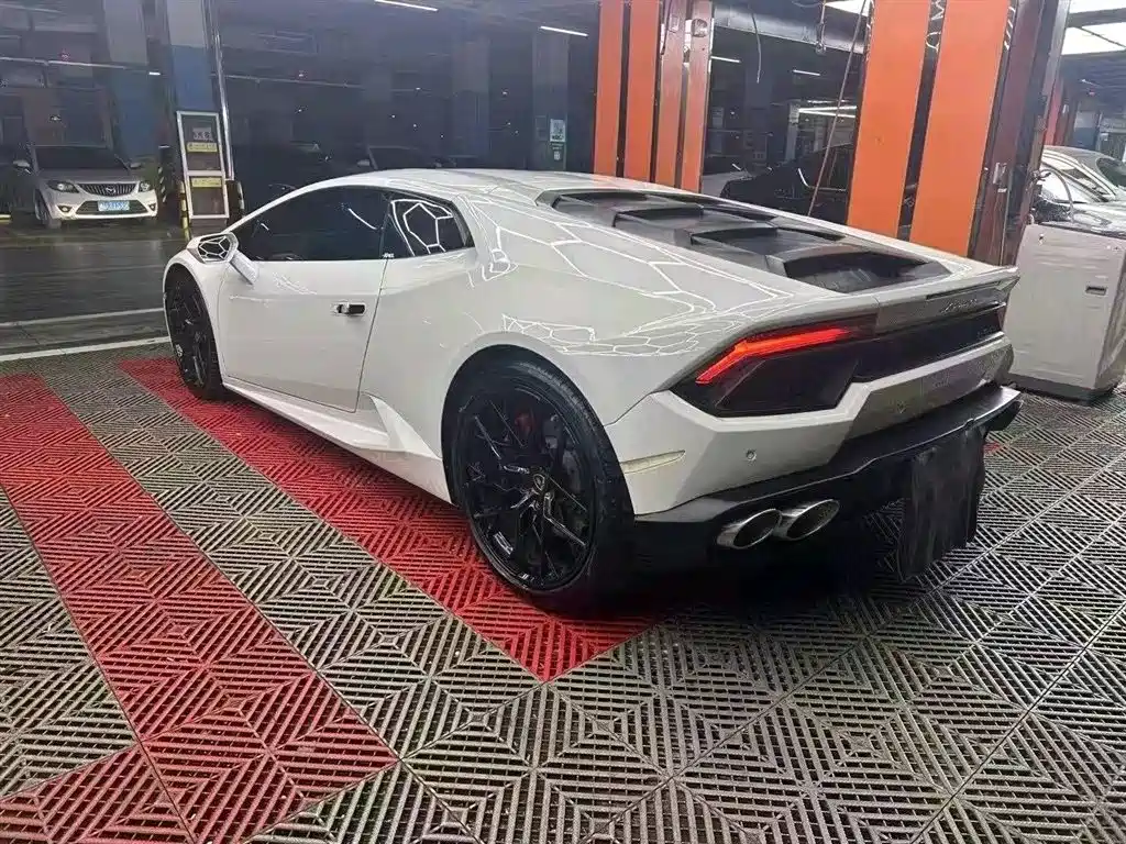 Lamborghini Huracán 2016 Huracán RWD Coupe фото 5