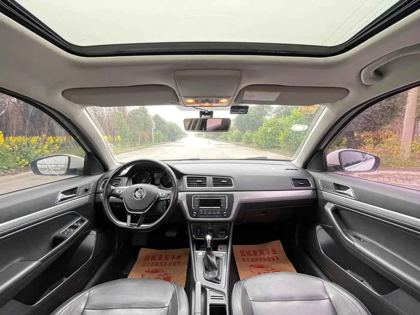 Volkswagen Lavida Tour 2017 1.6L Automatic Comfort Edition фото 12