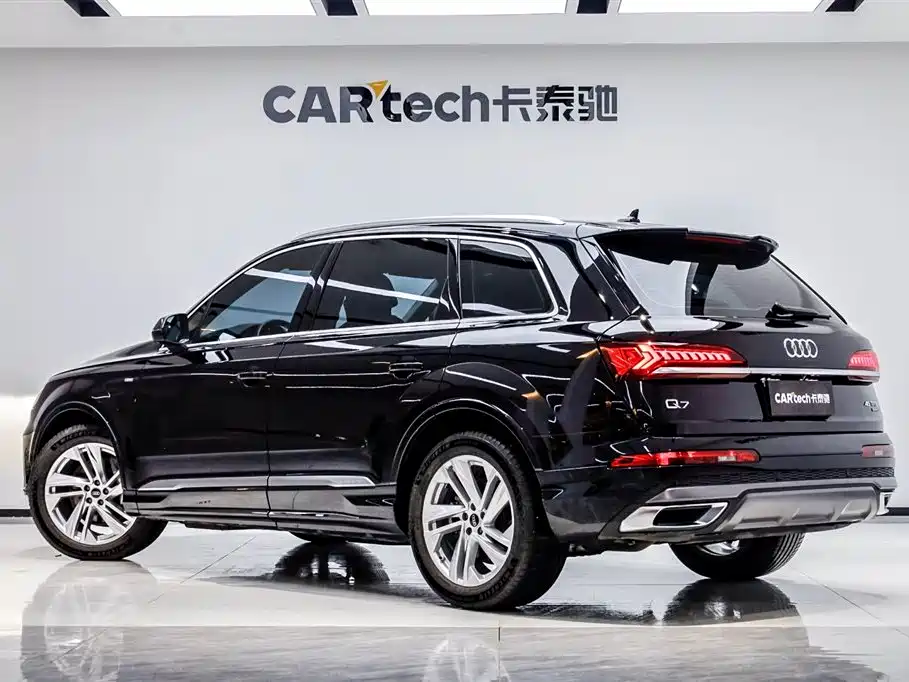 Audi Q7 2023 45 TFSI quattro S line Sport фото 4
