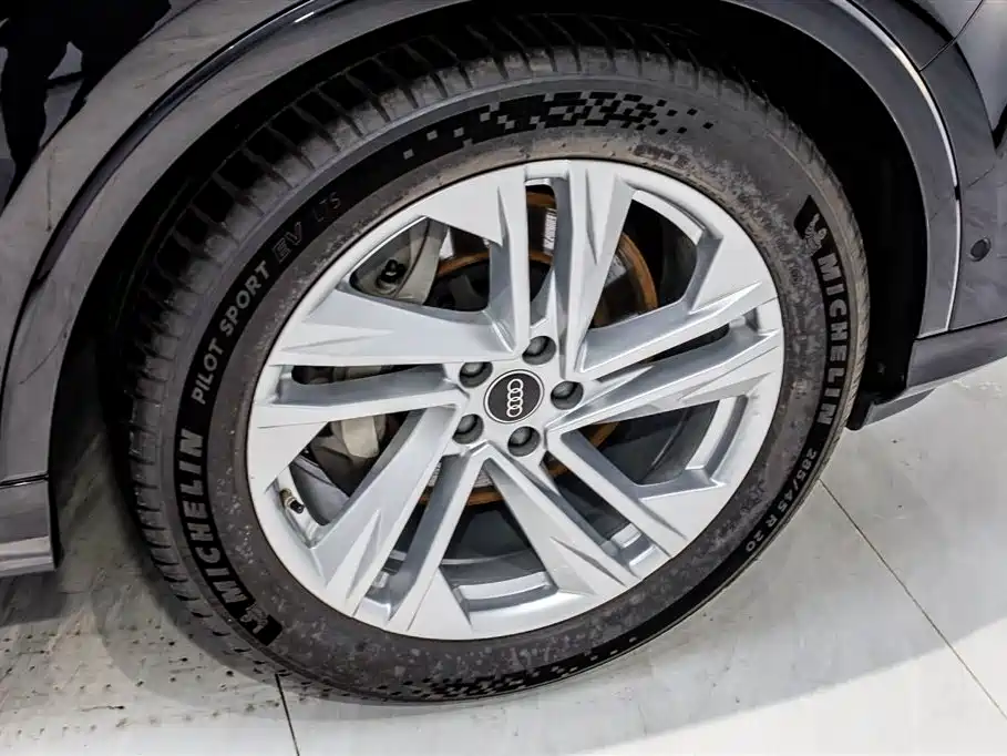 Audi Q7 2023 45 TFSI quattro S line Sport фото 33