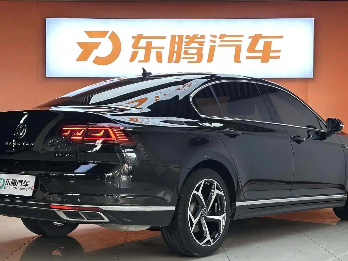 Volkswagen Magotan 2023 Model 2 Million Commemorative Edition 330TSI DSG Luxury фото 6