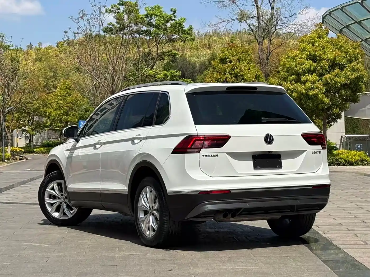Volkswagen Tiguan 2019 330TSI 4WD Smart Edition фото 5