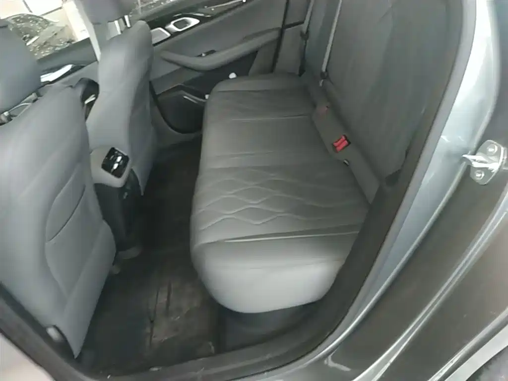 Geely Galaxy Galaxy A7 2025 EM-i 150km Explorer+ Edition фото 13