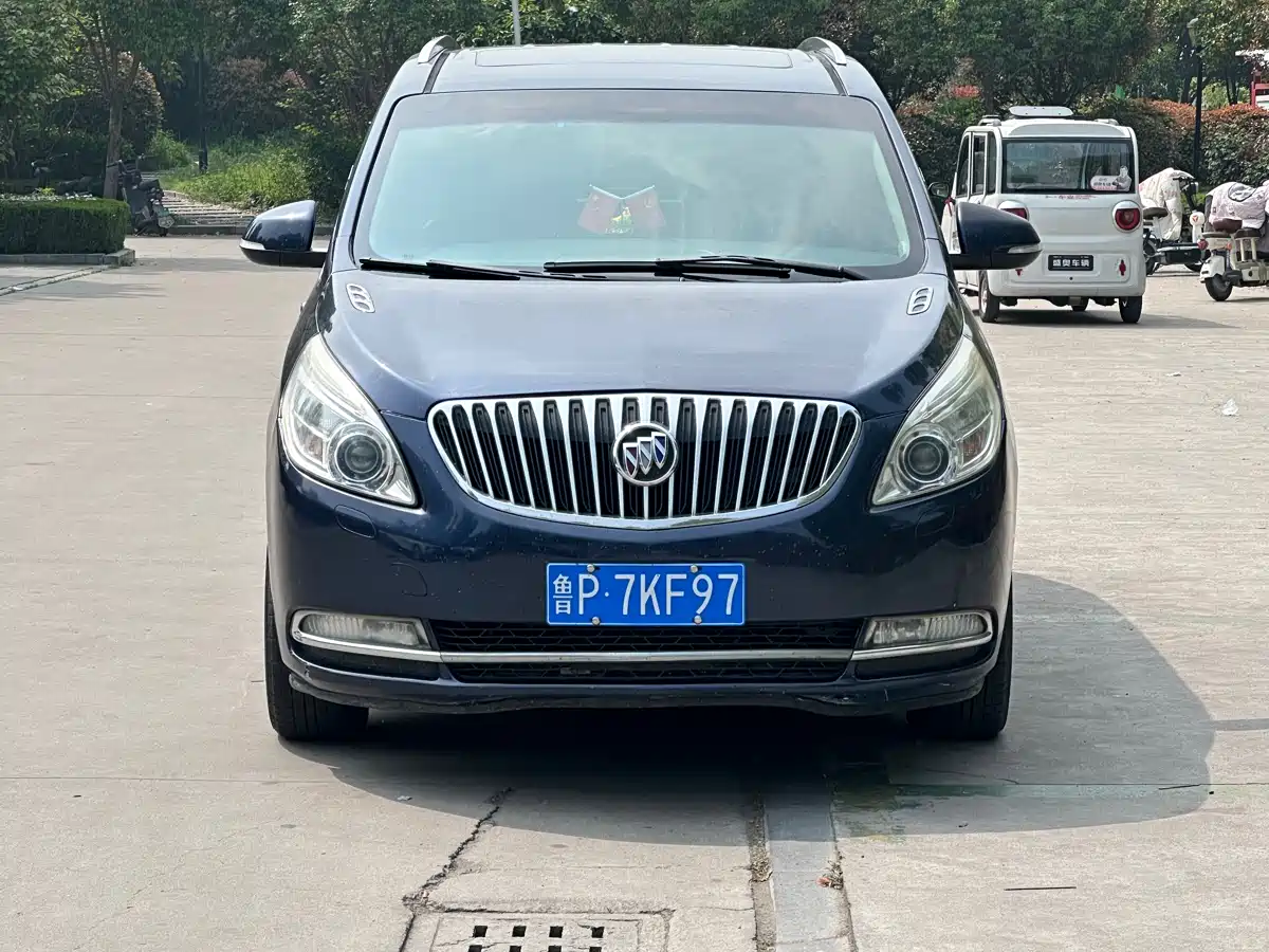 Buick GL8 2011 3.0L XT Luxury Business Flagship фото 2