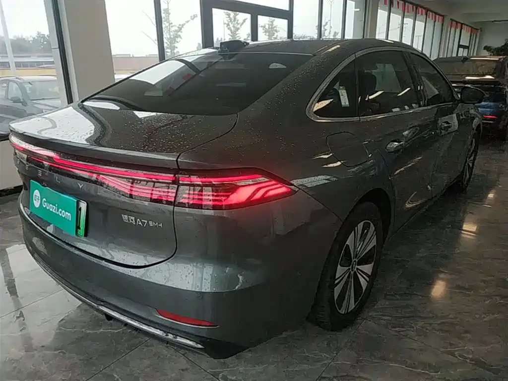 Geely Galaxy Galaxy A7 2025 EM-i 150km Explorer+ Edition фото 5