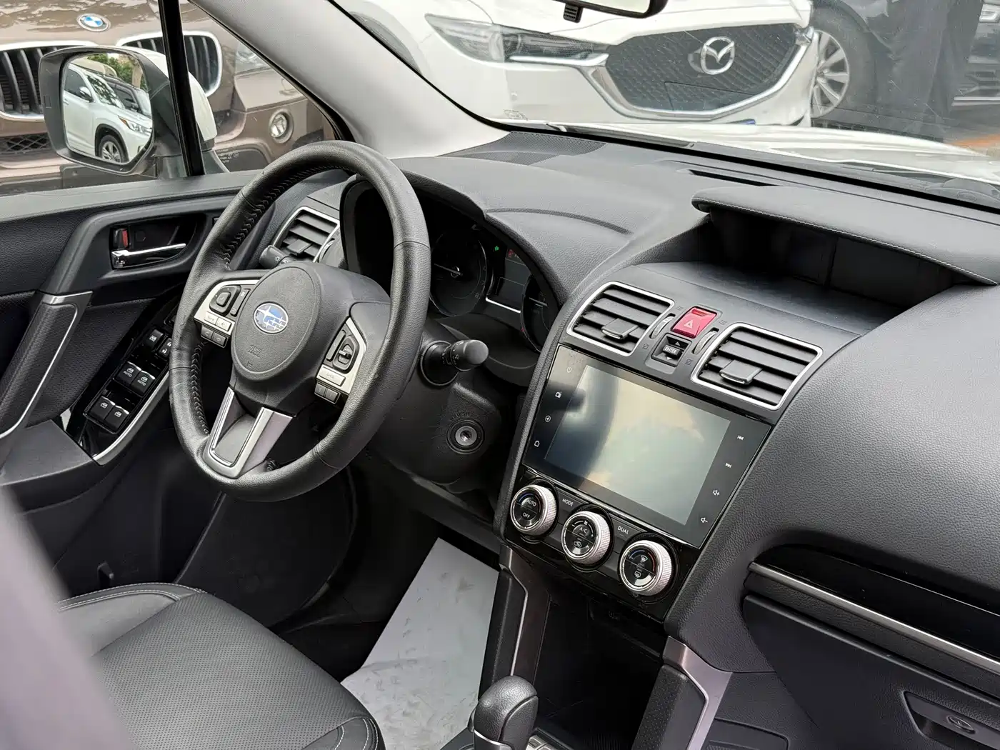 Subaru Forester 2016 2.5i Luxury Navigation Edition фото 16