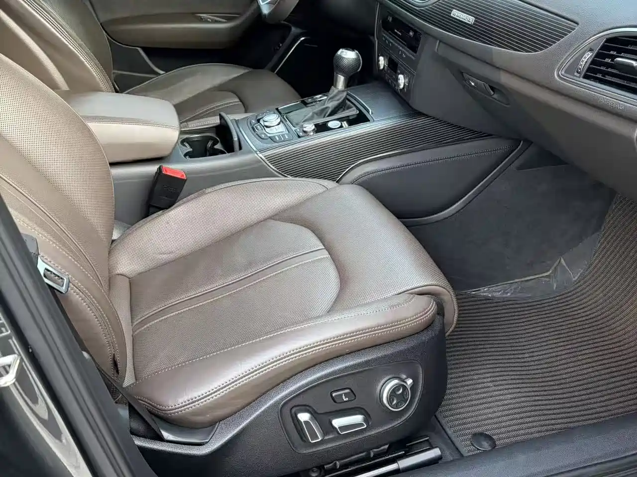 Audi A6 (Import) 2015 3.0T allroad quattro фото 18