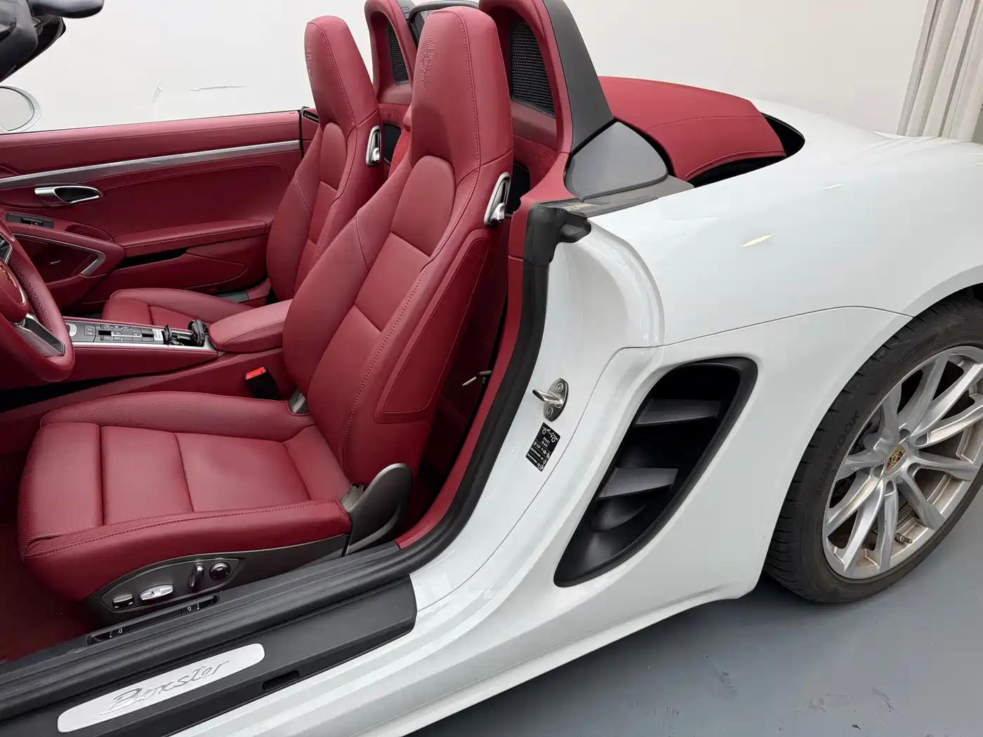 Porsche 718 2025 2022 Boxster 2.0T