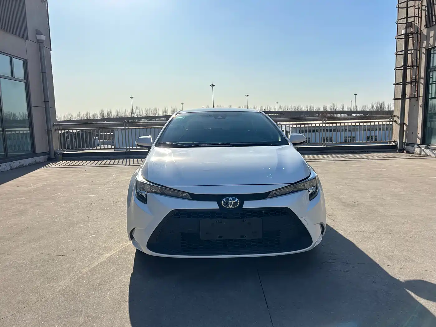 Toyota Levin 2021 Dual Hybrid 1.8H E-CVT Leading Edition фото 3