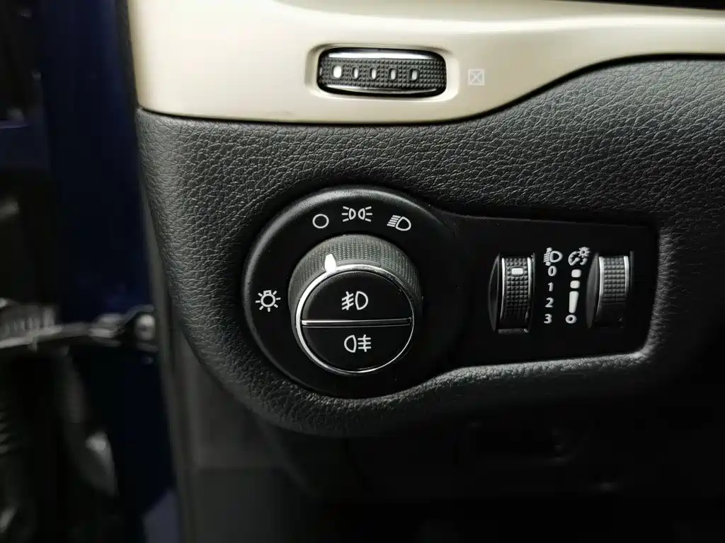 Jeep Cherokee 2018 2016 2.4L Leading Smart Edition