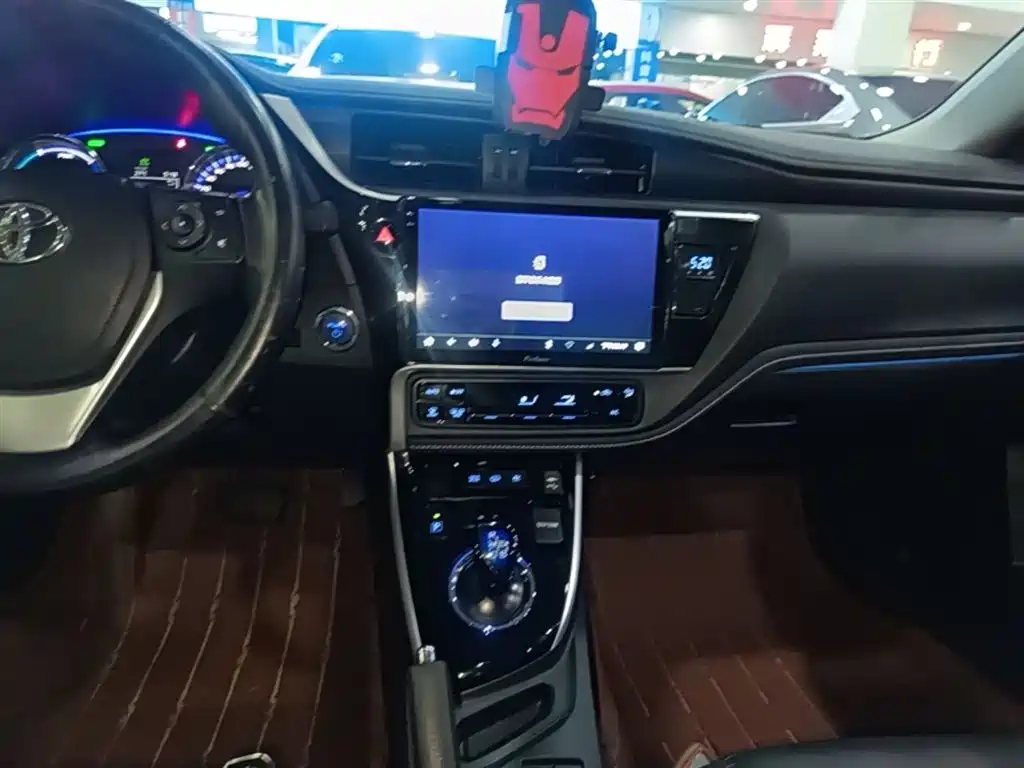 Toyota Corolla Twin Engine E+ 2019 1.8L E-CVT Luxury Edition фото 13