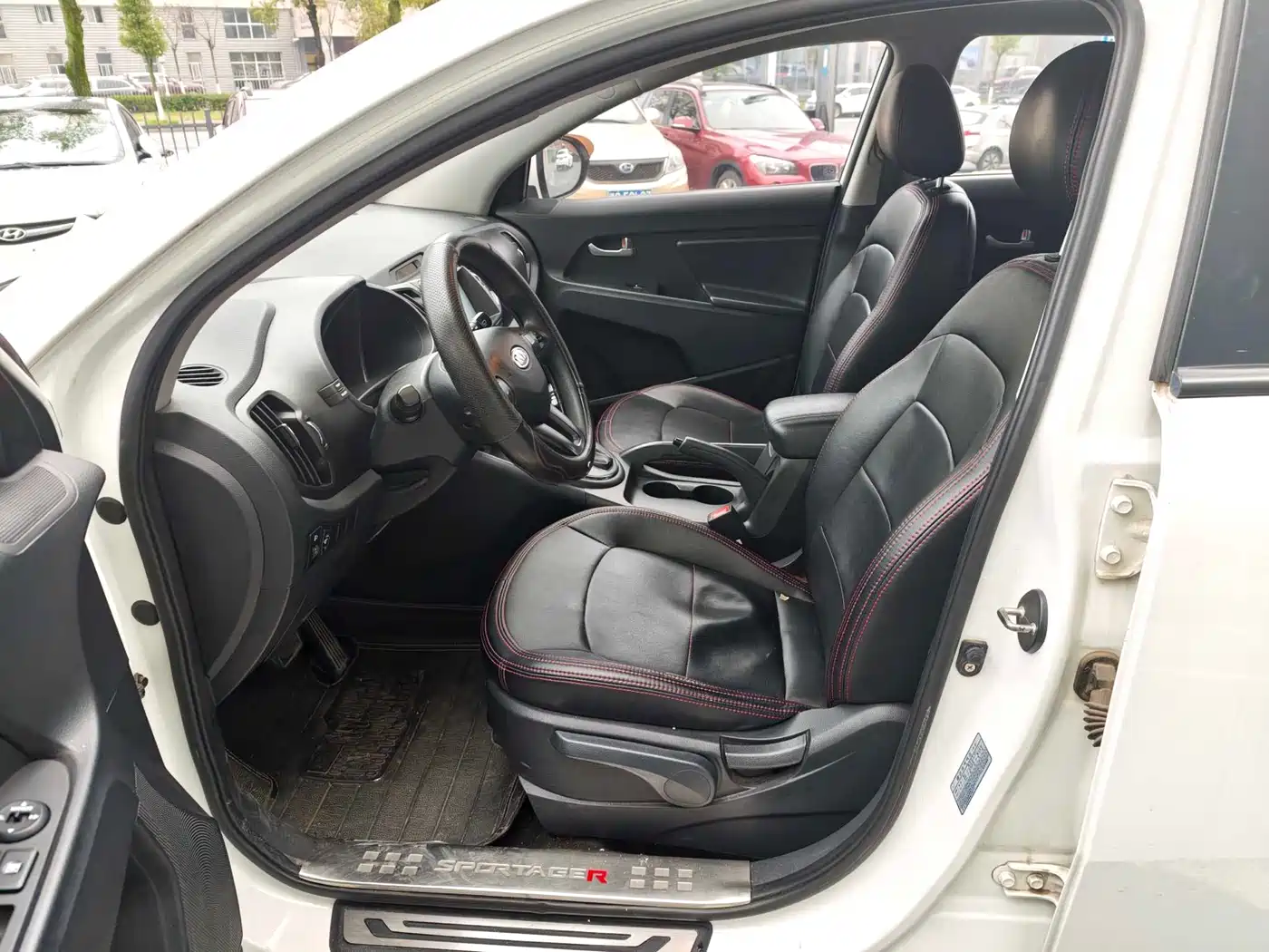 Kia Sportage 2012 2.0L Automatic 2WD GL фото 7